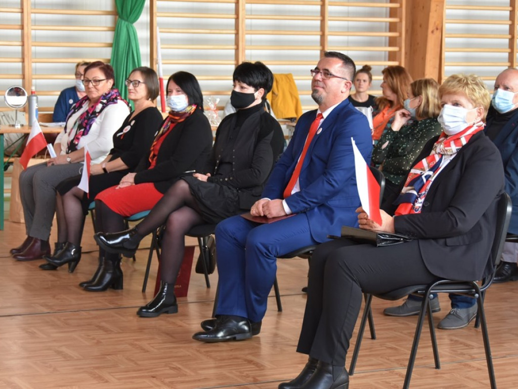 Patriotycznie w Kotli. Mieszkańcy zorganizowali zbiórkę dla pani Doroty [ZDJĘCIA]