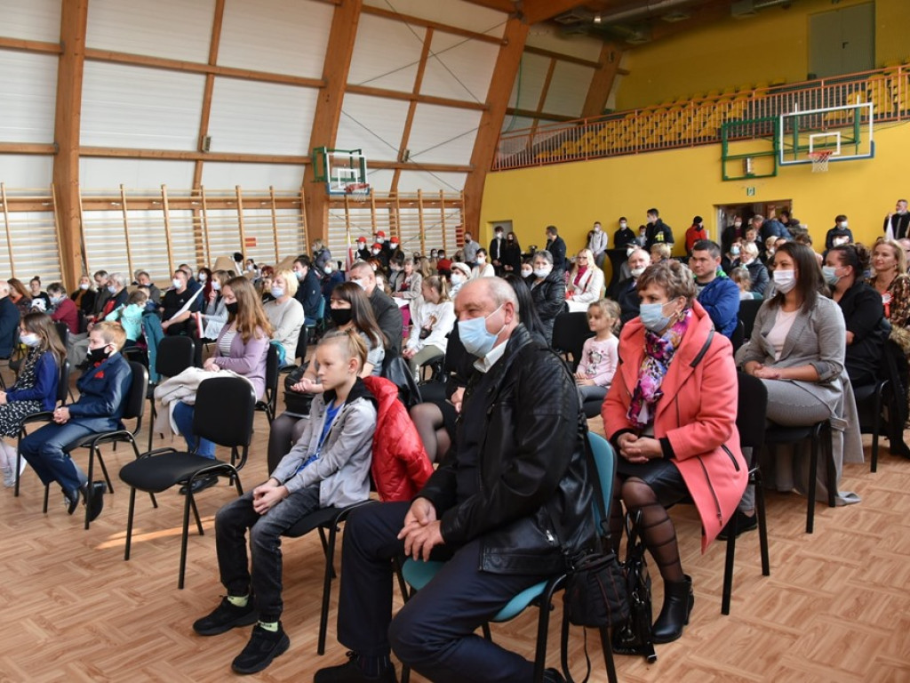 Patriotycznie w Kotli. Mieszkańcy zorganizowali zbiórkę dla pani Doroty [ZDJĘCIA]