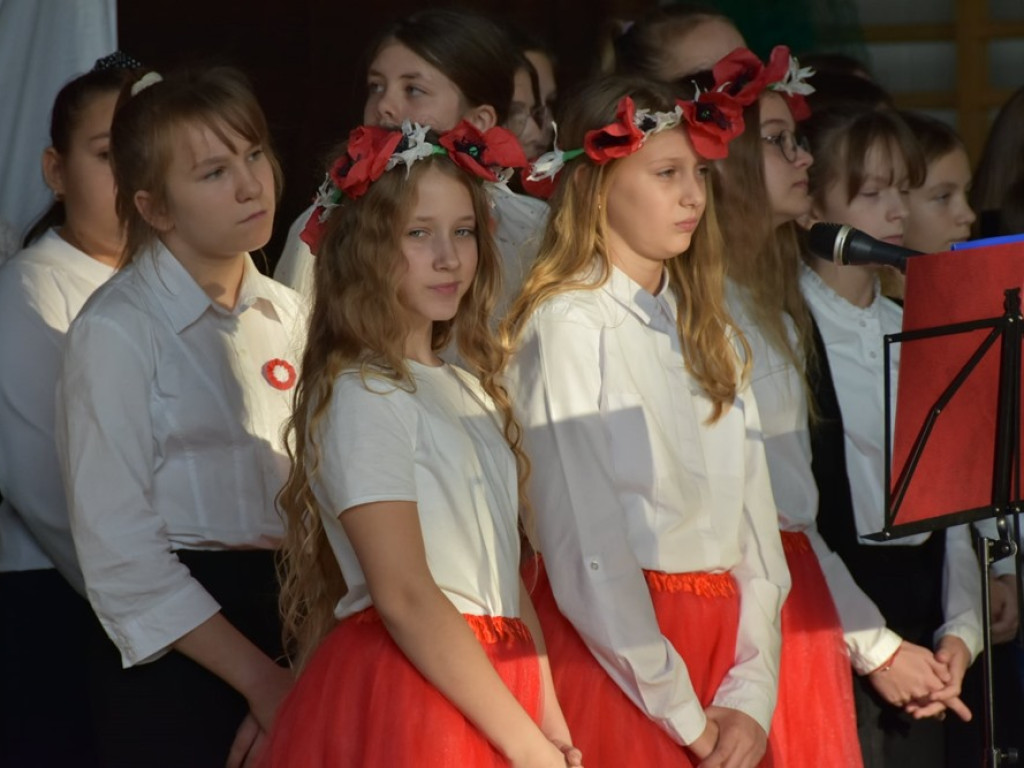 Patriotycznie w Kotli. Mieszkańcy zorganizowali zbiórkę dla pani Doroty [ZDJĘCIA]