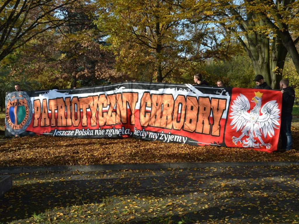 Stowarzyszenie Patriotyczny Głogów: odśpiewali wspólnie hymn i modlili się w intencji ojczyzny [ZDJĘCIA]