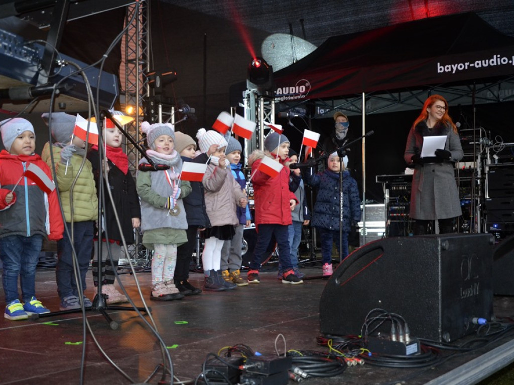Patriotycznie, sportowo i kulinarnie -pięknie gmina  Jerzmanowa świętowała 103. rocznicę odzyskania niepodległości przez Polskę [ZDJĘCIA]