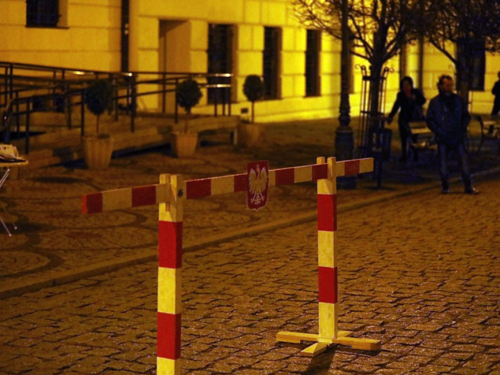 Solidarni ze służbami mundurowymi. 