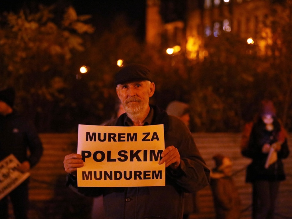 Solidarni ze służbami mundurowymi. 