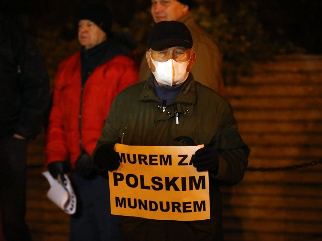 Solidarni ze służbami mundurowymi. 