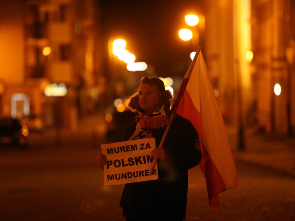 Solidarni ze służbami mundurowymi. 