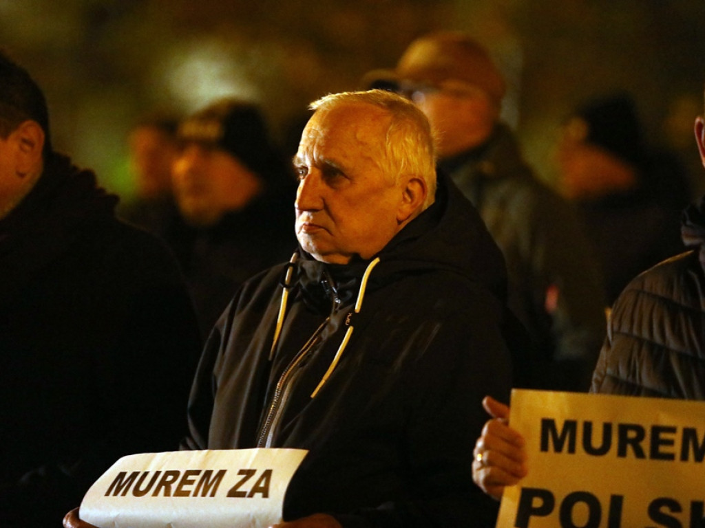 Solidarni ze służbami mundurowymi. 