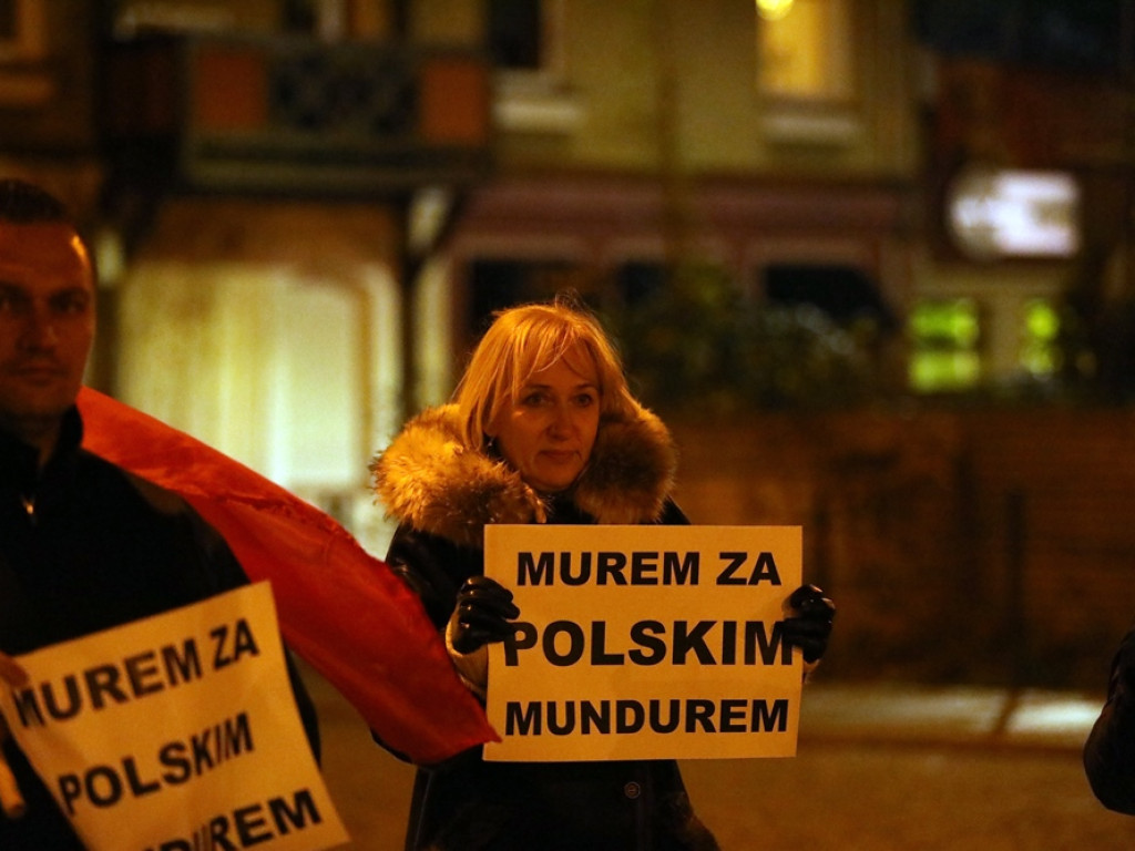Solidarni ze służbami mundurowymi. 