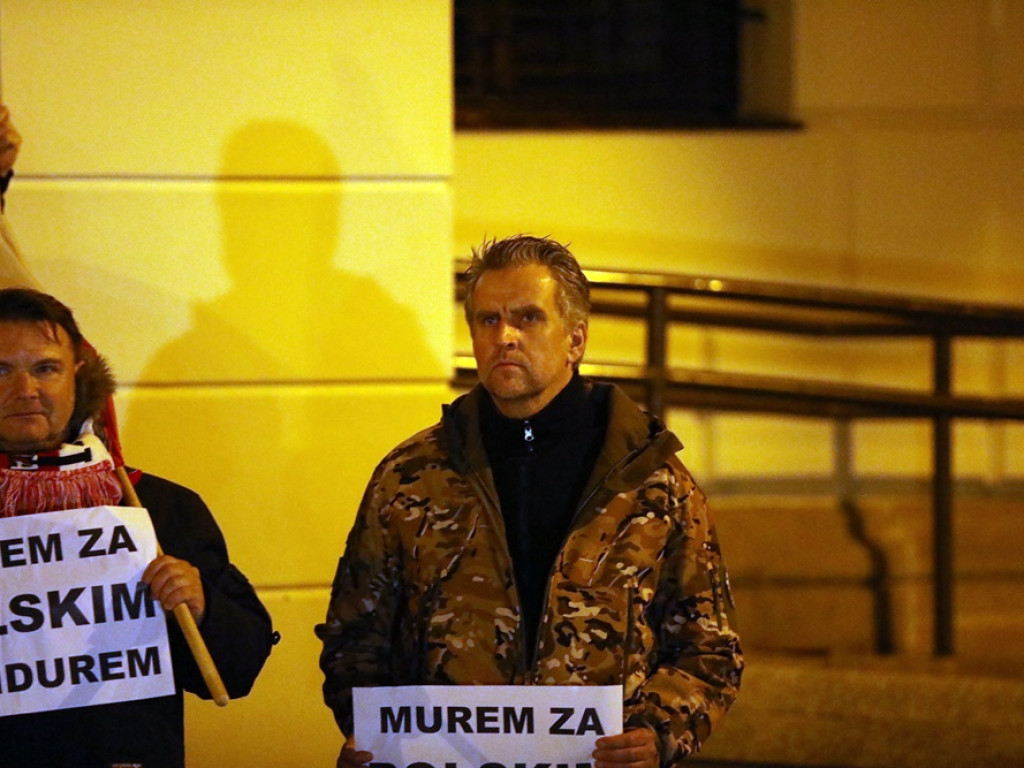 Solidarni ze służbami mundurowymi. 