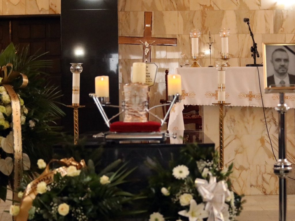 Byli bliscy i przyjaciele. A ksiądz zdradził o co Damian Piątek poprosił go przed śmiercią [ZDJĘCIA]