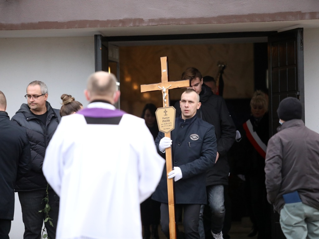 Byli bliscy i przyjaciele. A ksiądz zdradził o co Damian Piątek poprosił go przed śmiercią [ZDJĘCIA]