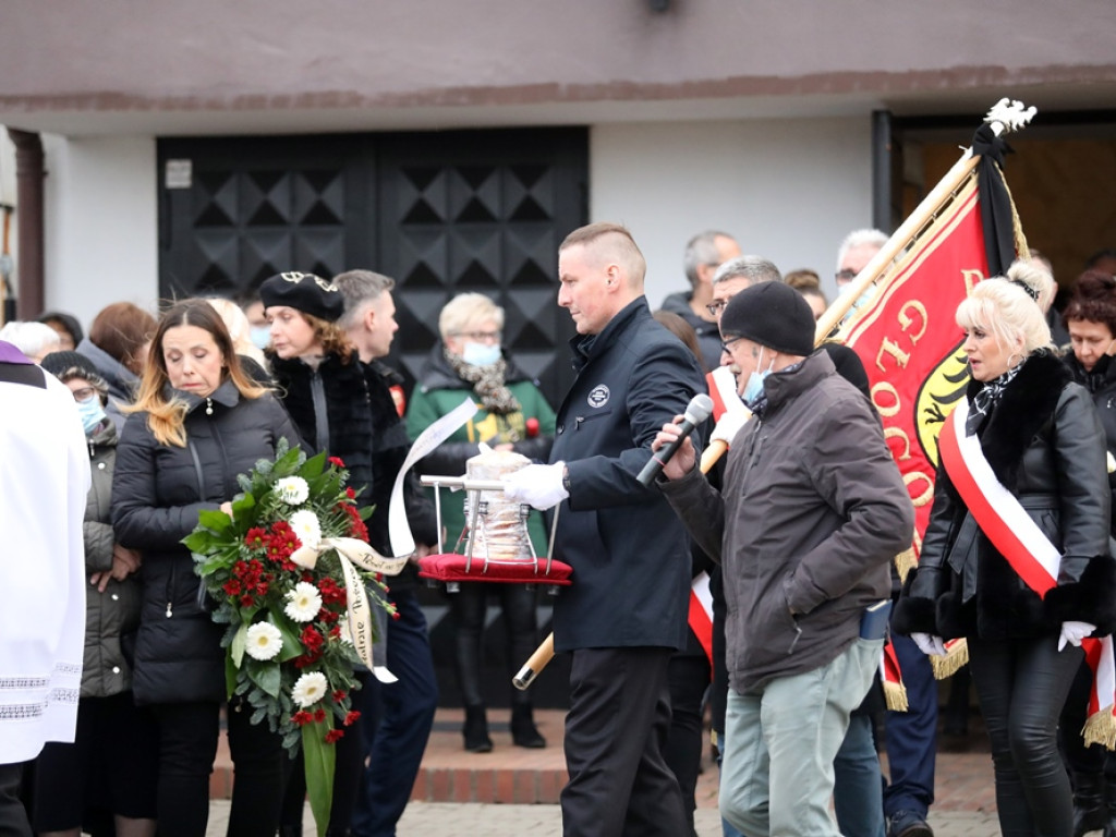 Byli bliscy i przyjaciele. A ksiądz zdradził o co Damian Piątek poprosił go przed śmiercią [ZDJĘCIA]