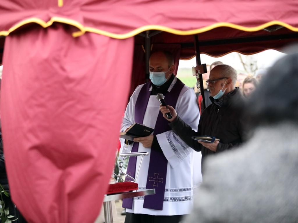 Byli bliscy i przyjaciele. A ksiądz zdradził o co Damian Piątek poprosił go przed śmiercią [ZDJĘCIA]