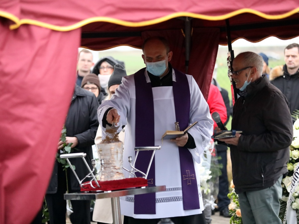 Byli bliscy i przyjaciele. A ksiądz zdradził o co Damian Piątek poprosił go przed śmiercią [ZDJĘCIA]