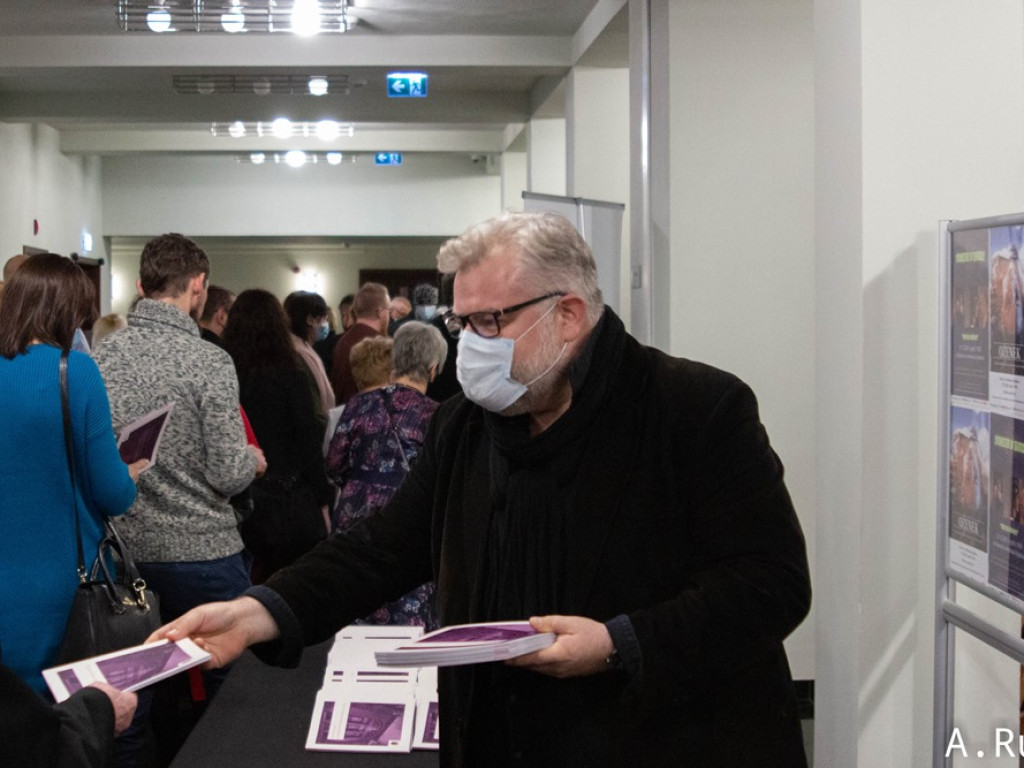 Drugie urodziny teatru. Widownia wypełniła się niemal po brzegi [ZDJĘCIA]