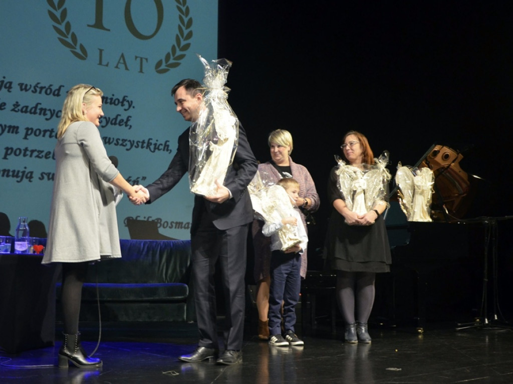 Uroczysta gala z okazji 10-lecia działalności Głogowskiego Stowarzyszenia 