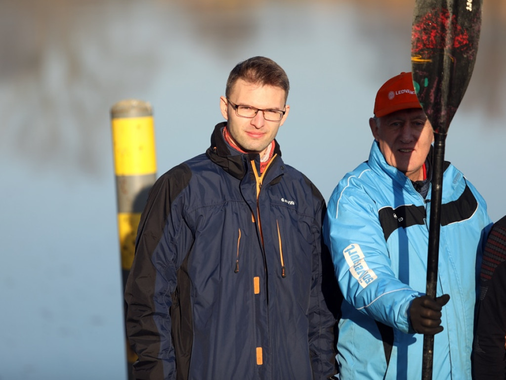 Pogoda im dopisała. Kontynuują tradycję tego kajakarskiego spływu [ZDJĘCIA]