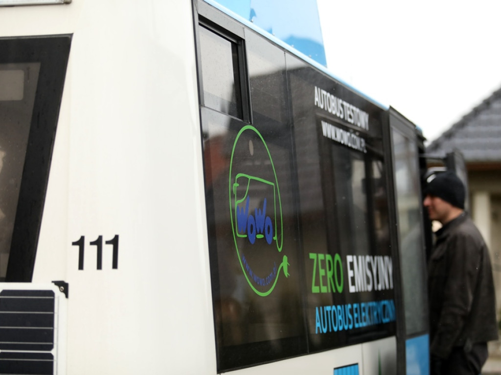 Testują elektryczny autobus w Grębocicach. Ile kosztuje?