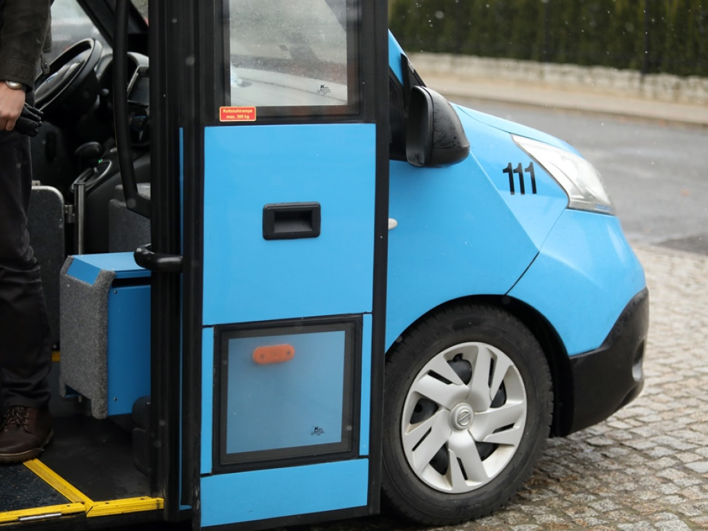 Testują elektryczny autobus w Grębocicach. Ile kosztuje?