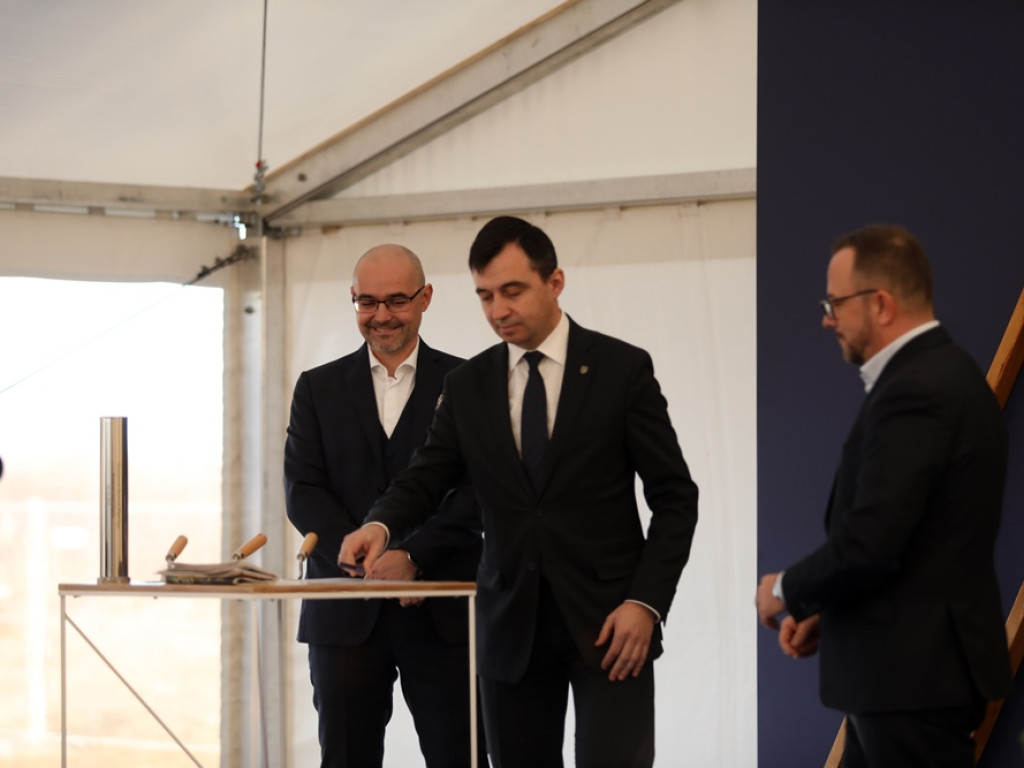 Kamień węgielny wmurowany! W Głogowie ruszyła wielka inwestycja. Będą setki miejsc pracy [ZDJĘCIA]