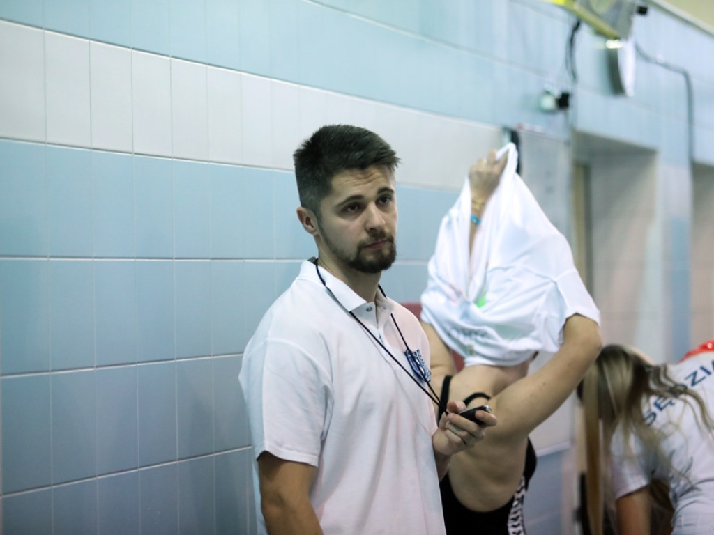 To już tradycja! Pływacka Barbórka trwa, ale frekwencja niższa niż w ubiegłych latach [ZDJĘCIA]
