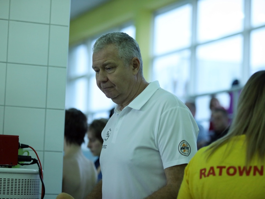 To już tradycja! Pływacka Barbórka trwa, ale frekwencja niższa niż w ubiegłych latach [ZDJĘCIA]