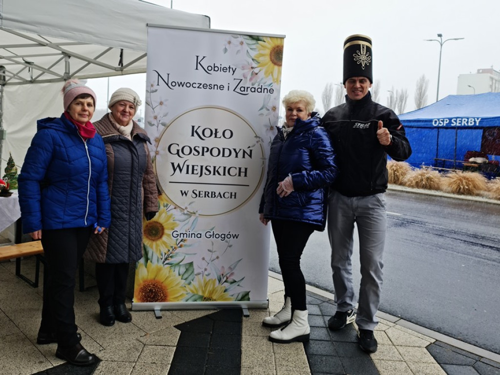 Pomagają Zuzi! Oddaj krew, kup świąteczną ozdobę. To wszystko pod galerią! [ZDJĘCIA]