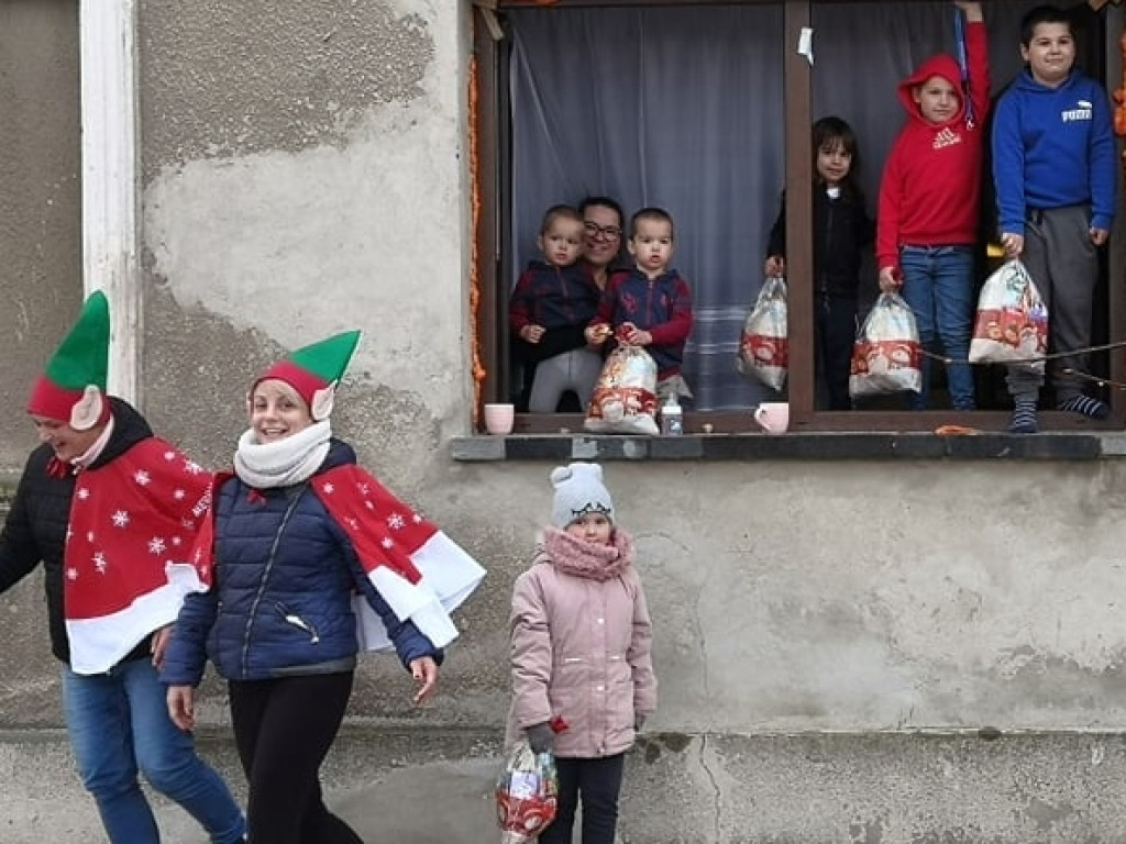 Rozdali 900 paczek! Święty Mikołaj odwiedził wszystkie miejscowości w tej gminie [ZDJĘCIA]