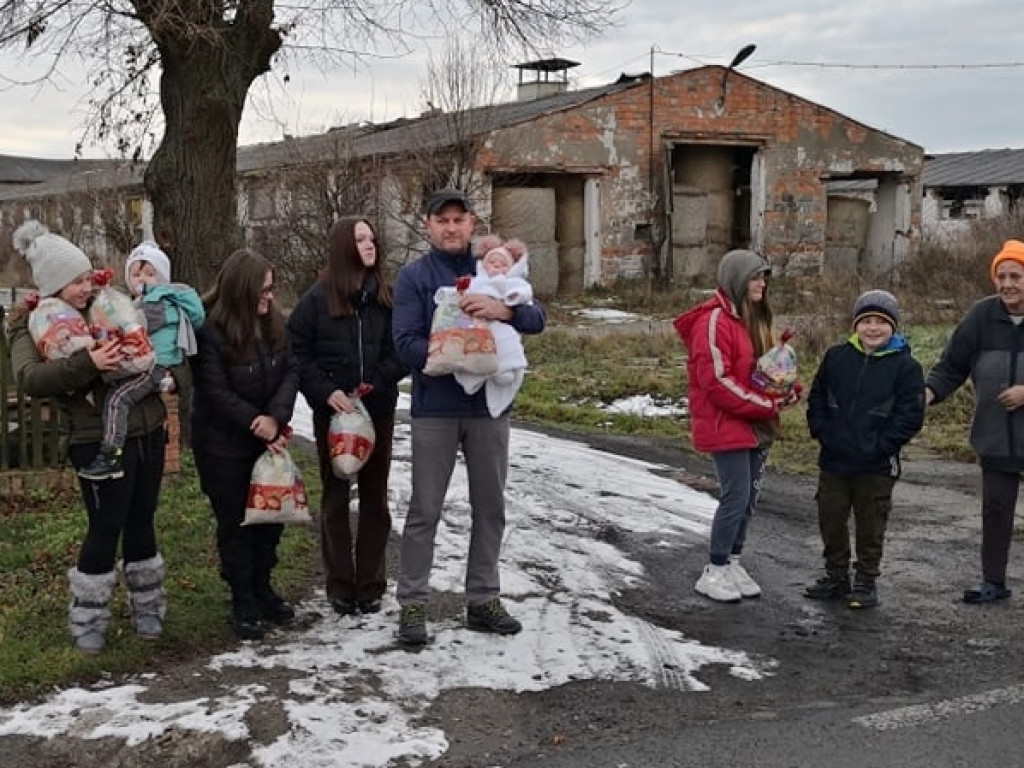 Rozdali 900 paczek! Święty Mikołaj odwiedził wszystkie miejscowości w tej gminie [ZDJĘCIA]