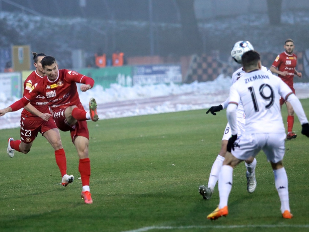 Chrobry remisuje z Widzewem! [ZDJĘCIA]