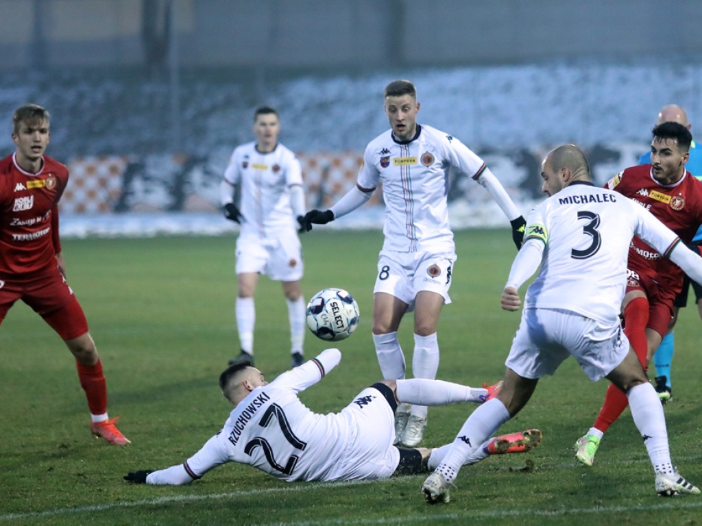 Chrobry remisuje z Widzewem! [ZDJĘCIA]