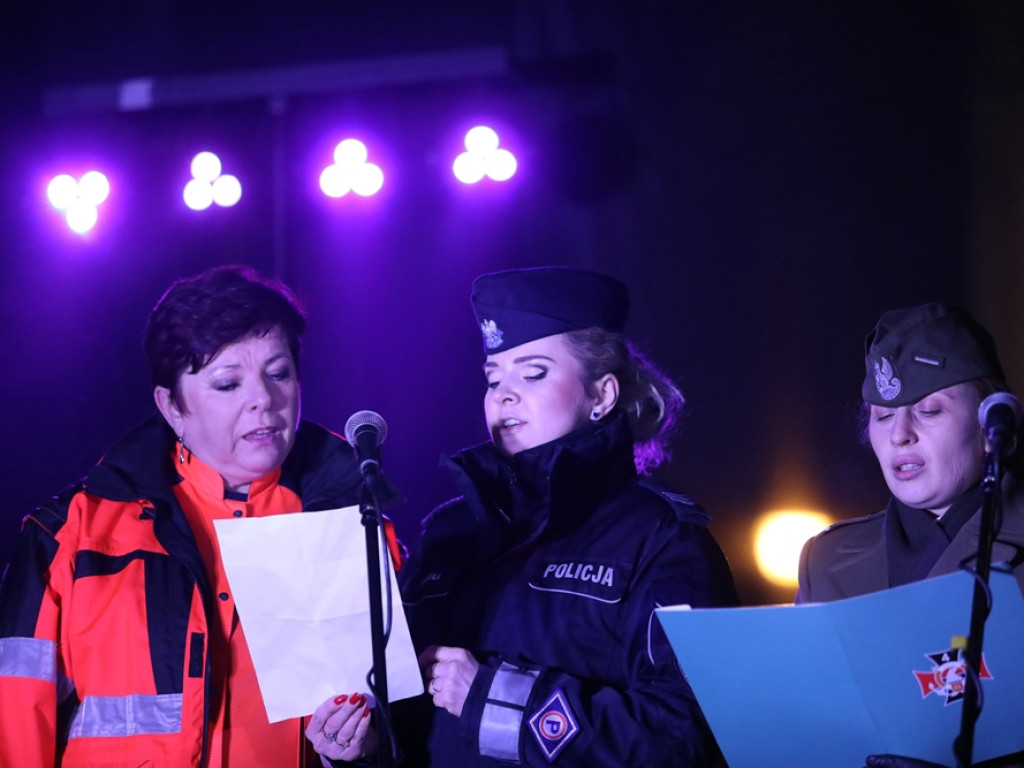 Kolędy śpiewał prezydent, radni i urzędnicy! [ZDJĘCIA]