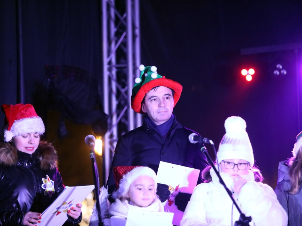 Kolędy śpiewał prezydent, radni i urzędnicy! [ZDJĘCIA]