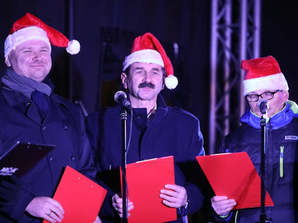 Kolędy śpiewał prezydent, radni i urzędnicy! [ZDJĘCIA]