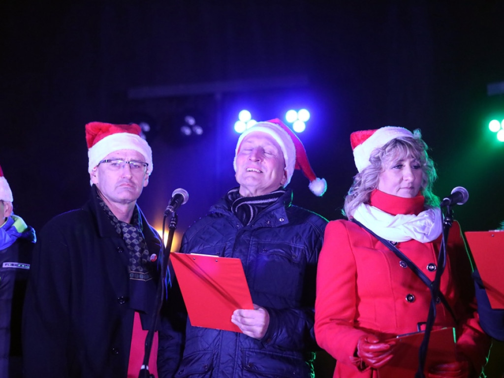 Kolędy śpiewał prezydent, radni i urzędnicy! [ZDJĘCIA]
