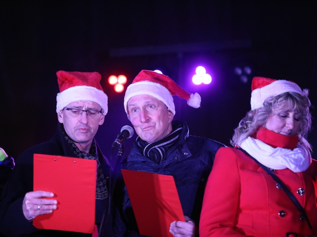 Kolędy śpiewał prezydent, radni i urzędnicy! [ZDJĘCIA]