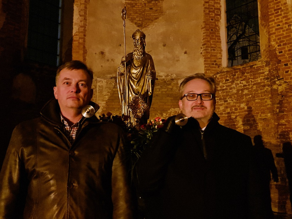 Orszak świętego Mikołaja przeszedł ulicami Starego Miasta [ZDJĘCIA]