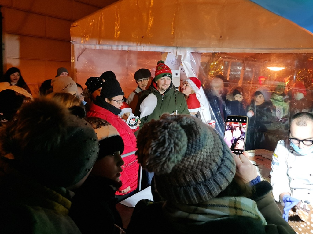 Wielki tort dla głogowian na koniec Dni Świętego Mikołaja! [ZDJĘCIA]