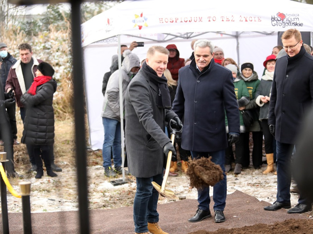 Zaczynają budować hospicjum! Rokaszewicz: Bez tych aniołów, by tego nie było [ZDJĘCIA]