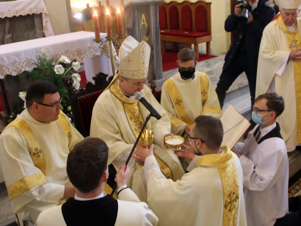Święcenia kapłańskie w kościele Bożego Ciała [ZDJĘCIA]