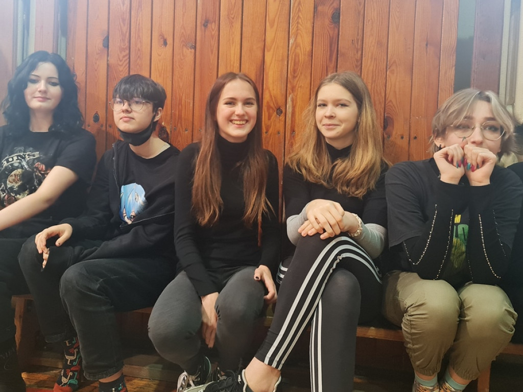 Szybki kurs samoobrony dla licealistów [ZDJĘCIA]