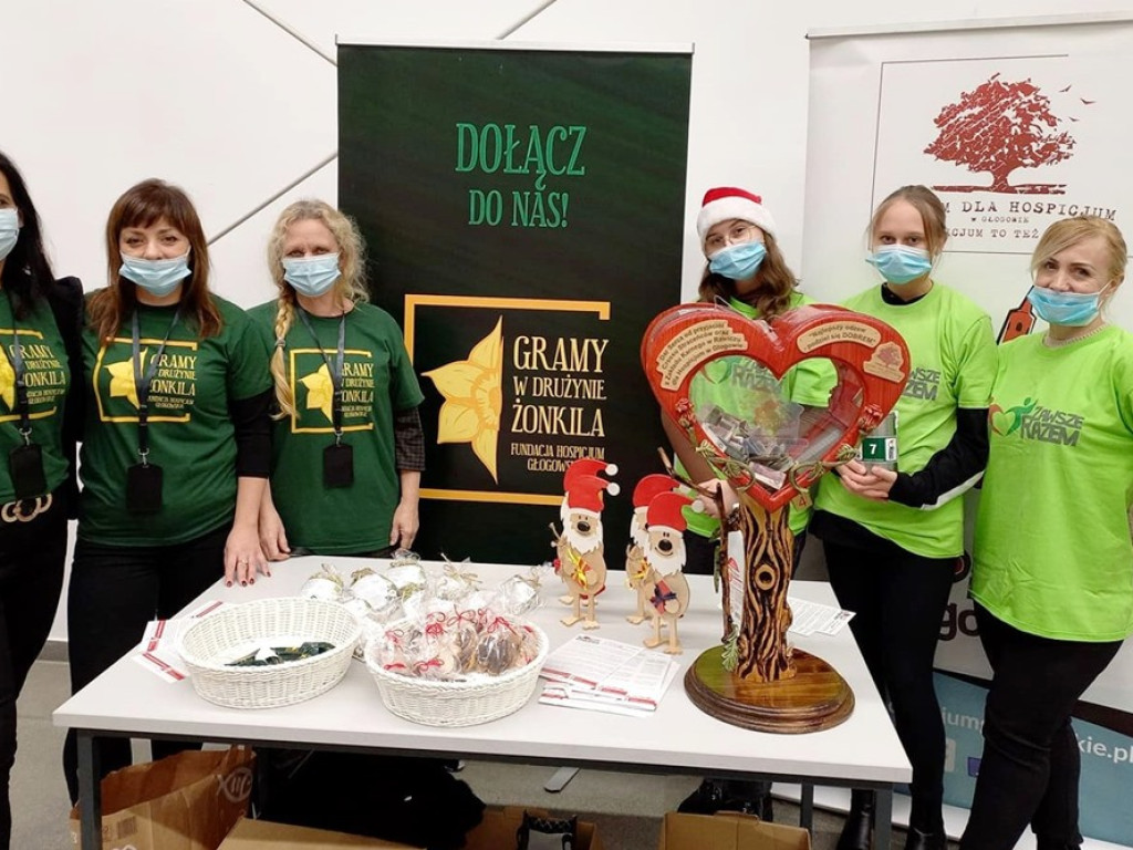 Świąteczna zbiórka dla hospicjum. Prezenty przygotowali więźniowie z Rawicza [ZDJĘCIA]
