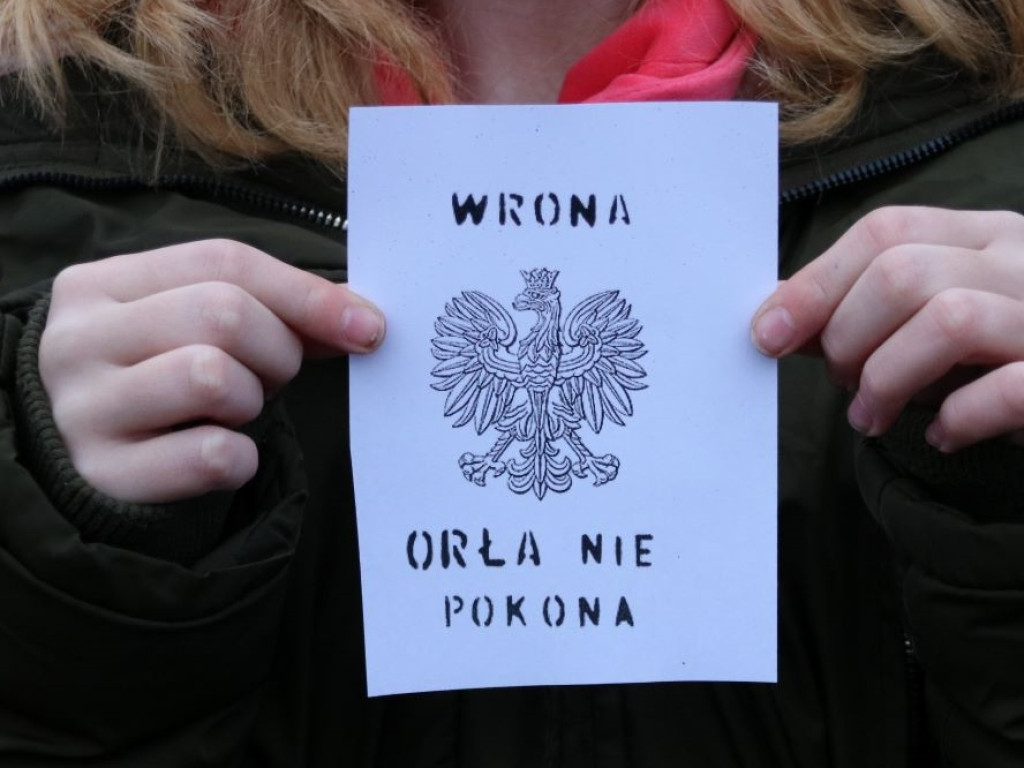 Lekcja historii. Do szkoły z przepustkami [ZDJĘCIA]