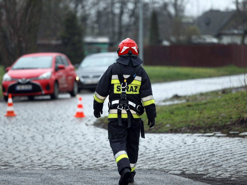 Akcja ratunkowa na moście kolejowym! Mężczyzna chciał skoczyć do Odry w Głogowe [ZDJĘCIA]