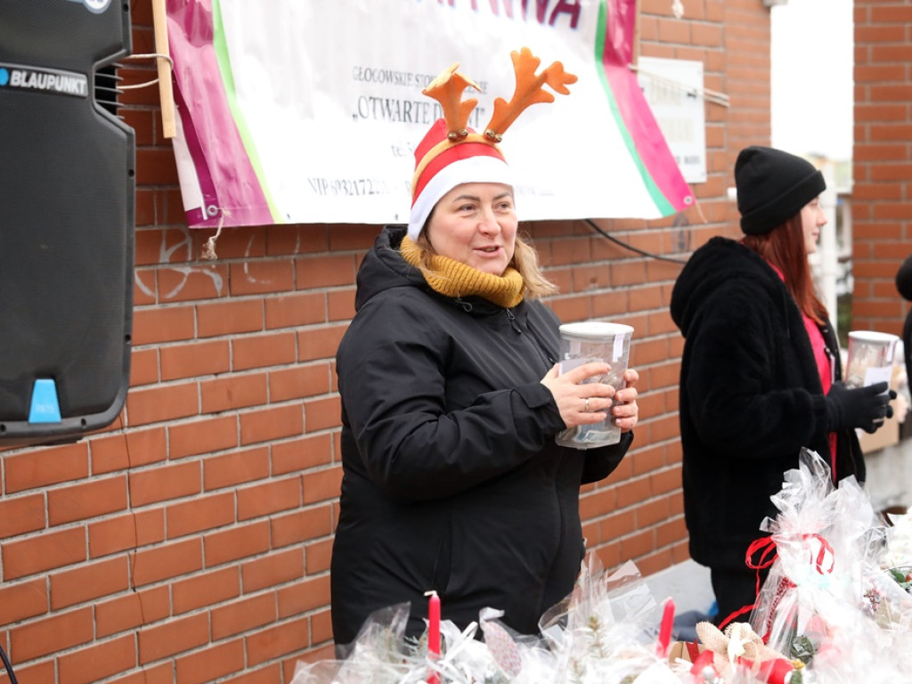 Świąteczny kiermasz i szczytny cel akcji na targowisku [ZDJĘCIA]