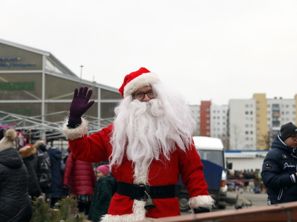 Świąteczny kiermasz i szczytny cel akcji na targowisku [ZDJĘCIA]