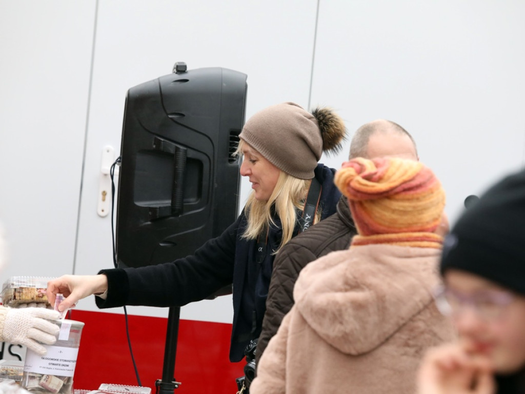 Świąteczny kiermasz i szczytny cel akcji na targowisku [ZDJĘCIA]