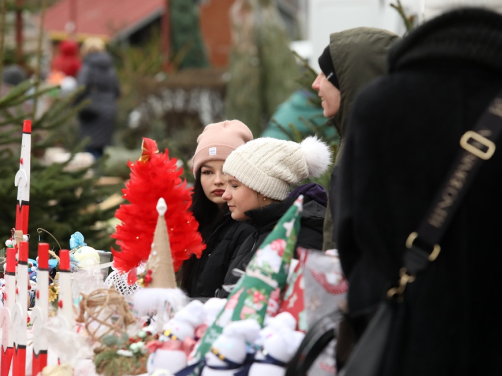 Świąteczny kiermasz i szczytny cel akcji na targowisku [ZDJĘCIA]
