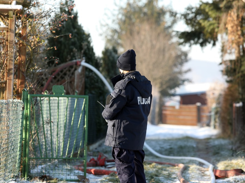 Altana spłonęła doszczętnie. W środku była butla z gazem [ZDJĘCIA]