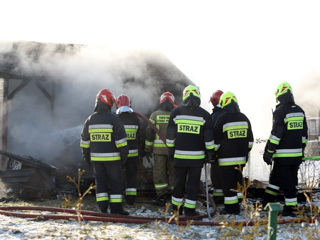 Altana spłonęła doszczętnie. W środku była butla z gazem [ZDJĘCIA]