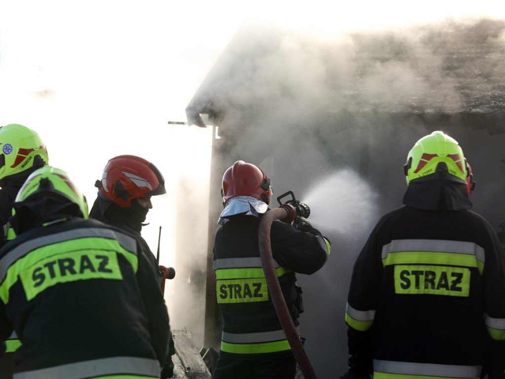 Altana spłonęła doszczętnie. W środku była butla z gazem [ZDJĘCIA]